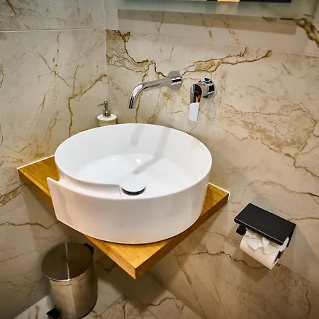 Quarto em Acomodações Particulares Amel *